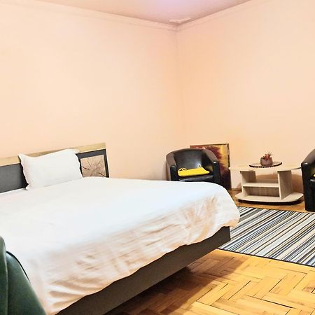 Global Downtown Apartments - Unirii Bucarest Esterno foto